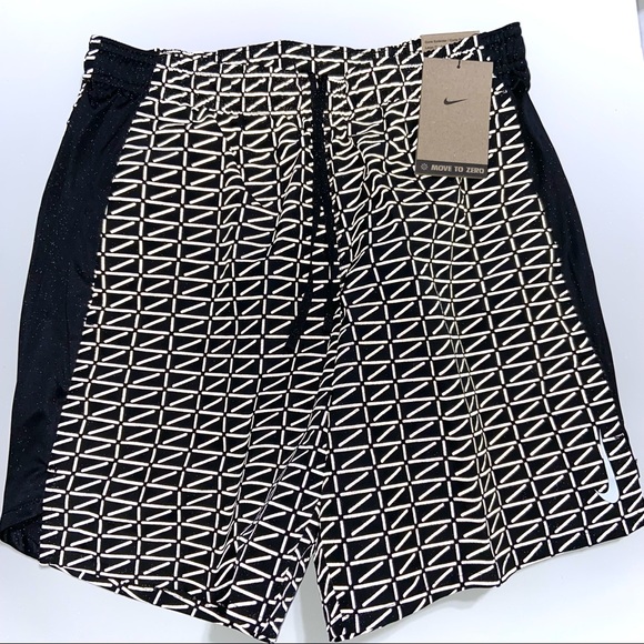 NEW Nike Men’s Brief-Lined 7” Running Shorts Standard Fit Black - Picture 2 of 11